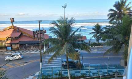APARTAMENTO FRENTE AO MAR COM LINDA VISTA, 2 DORMITÓRIOS COM SACADA, NA PRAIA DE PITANGUEIRAS.