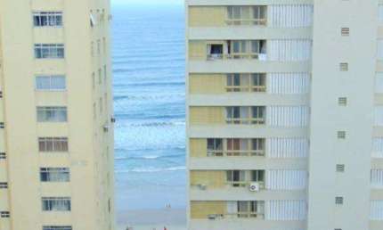 Pitangueiras - Cobertura com 3 suítes - Amplo terraço - 1 quadra da praia.