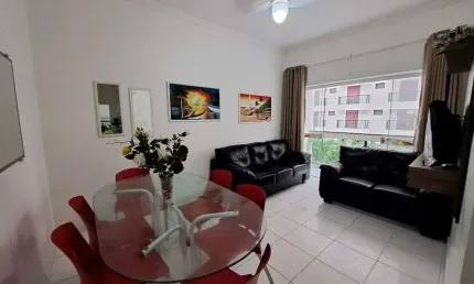 Apartamento com 1 suíte, 30 metros da praia de pitangueiras.