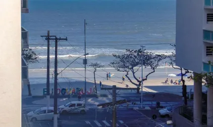 Pitangueiras - Vista para o mar - 135 m² úteis - No calçadão de Pitangueiras - Garagem.