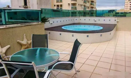 Enseada - Cobertura duplex - 03 suítes - Piscina e churrasqueira.