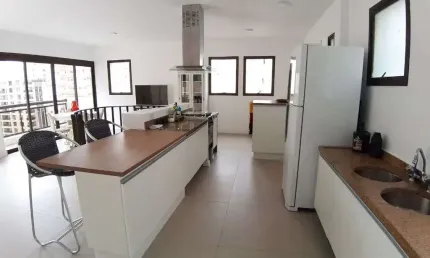COBERTURA DUPLEX, COM VISTA PARA O MAR, 2 QUADRAS DA PRAIA  COM PISCINA E CHURRASQUEIRA