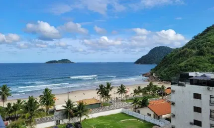 COBERTURA DUPLEX COM VISTA AO MAR, 150 METROS DA PRIA, LOCALIZAÇÃO PRIVILEGIADA, TOMBO.