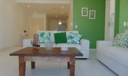 Pitangueiras – na segunda quadra da praia, maravilhosa vista mar, localização privilegiada, 109 m² úteis, 02 vagas de garagem no prédio, churrasqueira