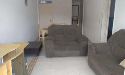 Pitangueiras – uma quadra da praia, localização privilegiada, amplo apartamento ,95 m² úteis, garagem no prédio.