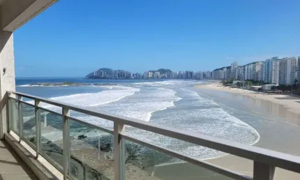 Apartamento conjugado, amplo frente total para o mar com linda vista