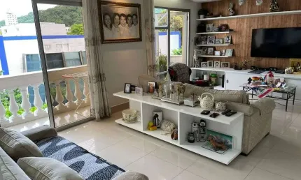 Apartamento com 3 dormitórios sendo 1 suíte, há duas quadras da praia de pitangueiras.