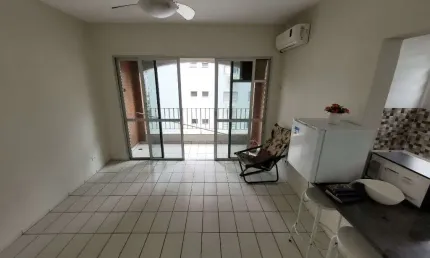 Pitangueiras – na terceira quadra da praia, maravilhoso apto amplo e claro, com 50,00 m² úteis, 01 vaga de garagem no prédio, localização privilegiada