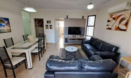 APARTAMENTO COM 3 DORMITÓRIOS, 2 VAGAS, PRÉDIO COM PISCINA E CHURRASQUEIRA.