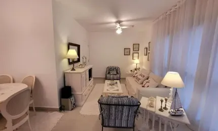PITANGUEIRAS – UMA QUADRA DO MAR, MARAVILHOSO APTO REFORMADO, DECORADO,  02 VAGAS DE GARA