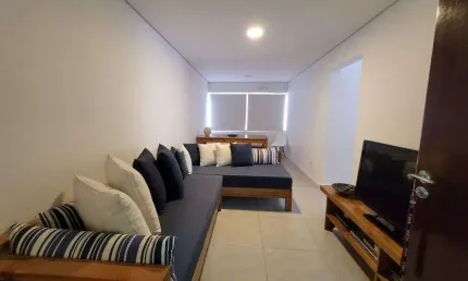 PITANGUEIRAS- APARAMENTO TOTALMENE REFORMADO E DECORADO , LOCALIZAÇÃO ESPETACULAR.