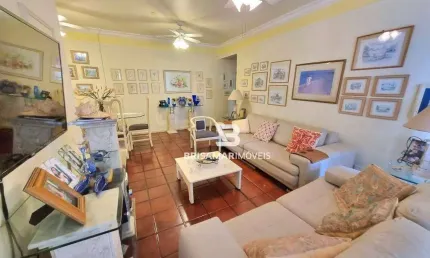 Pitangueiras- uma quadra da praia , localização espetacular em uma das melhores ruas de pitangueiras.