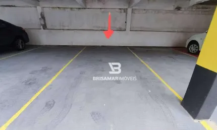 PITANGUEIRAS- GARAGEM DEMARCADA NO CALÇADÃO PRÓXIMO ´À FACULDADE DOM DOMÊMINICO.