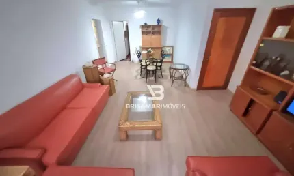 Pitangueiras - na segunda quadra da praia , localização espetacular,  garagem demarcada no prédio.