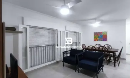Pitangueiras- calçadão , totalmente reformado, 02 vagas demarcadas no prédio.