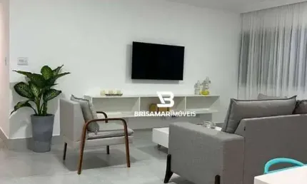 TOMBO- UMA QUADRA DO MAR , LOCALIAÇÃO ESPETACULAR , GARAGEM DEMARCADA NO PRÉDIO.