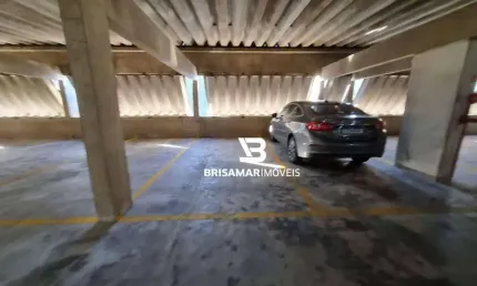 PITANGUEIRAS- BOX DE GARAGEM AO LADO DO BANCO SANTANDER