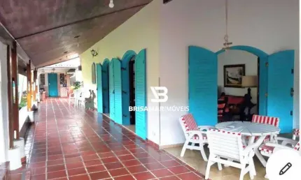 ENSEADA- LOCALIZAÇÃO ESPETACULAR A DUAS QUADRAS DA PRAIA.