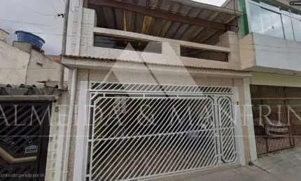 Imóvel espaçoso e bem conservado em rua tranquila e familiar!!!
