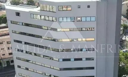 Boulevard Comercial Moderno com Acessibilidade Total e Lojas para Locação