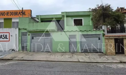 Casa Ampla com 3 Suítes e Lareira na Utinga: Seu Espaço de Conforto e Lazer!