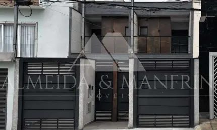 Sobrado novo à venda com 3 suítes, 2 vagas e espaço gourmet