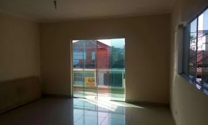 Casa Sobreposta para Venda em São Vicente, Vila Valença, 3 dormitórios, 2 suítes, 4 banheiros, 2 vagas