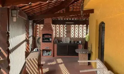 Casa para Venda em São Vicente, Centro, 3 dormitórios, 1 suíte, 3 banheiros, 2 vagas