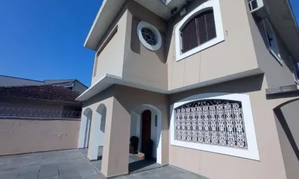 Sobrado para Venda em São Vicente, Jardim Independência, 3 dormitórios, 3 suítes, 4 banheiros, 3 vagas