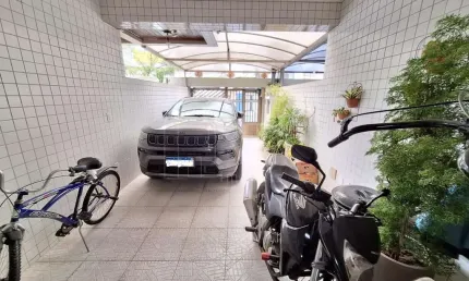 Casa Sobreposta para Venda em Santos, Embaré, 6 dormitórios, 2 suítes, 4 banheiros, 1 vaga