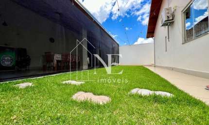 Casa para Venda em Marília, Parque Residencial Santa Gertrudes, 3 dormitórios, 1 suíte, 3 banheiros, 3 vagas