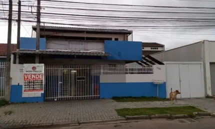 Casa com 8 quartos à venda na Rua Marcos Baggio, Fazendinha, Curitiba, 250 m2 por R$ 600.000