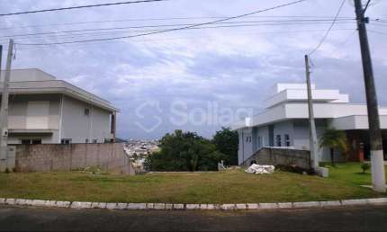 Terreno para compra no condomínio Terras de Vinhedo em Vinhedo, interior de São Paulo.