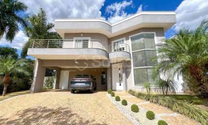 Casa á venda no Condomínio residencial Jardim das Palmeiras em Vinhedo, interior de São Paulo.