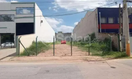 Terreno plano comercial para comprar no bairro Vila João XXIII na cidade de Vinhedo, interior de São Paulo.