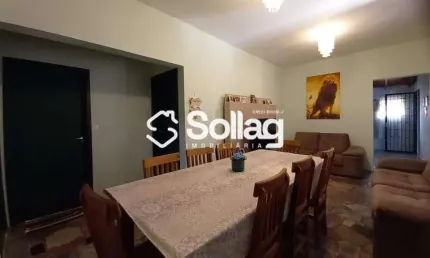 Casa á venda no bairro Caixa D' Água em Vinhedo, interior de São Paulo.