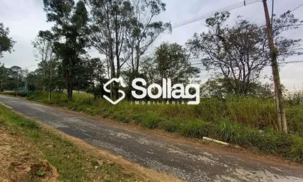 Propriedade com 9000m² em região tranquila e fácil acesso à Estrada da Boiada , divisa Vinhedo/Valinhos .