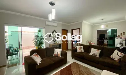 Casa para comprar no bairro Vida Nova 1 em Vinhedo - interior de São Paulo.