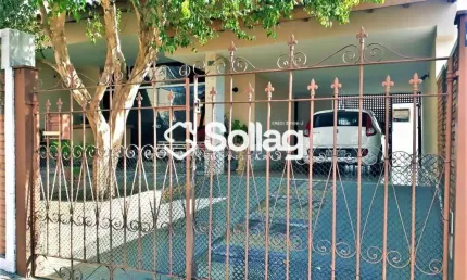Casa à venda no Centro da cidade de Vinhedo, interior de São Paulo