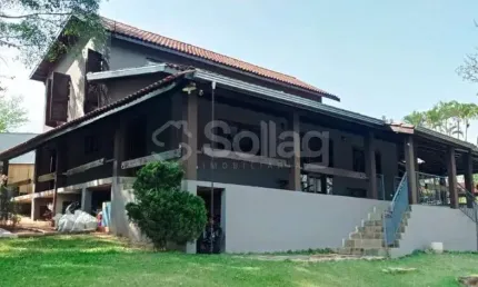 Casa para comprar no condomínio Chácaras do Lago na cidade de Vinhedo, interior de São Paulo.
