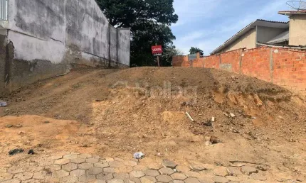 Terreno residencial á venda no bairro Vida Nova 3 Capela em Vinhedo, interior de São Paulo.