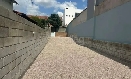 Terreno comercial para venda no centro de Vinhedo, interior de São Paulo