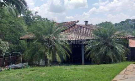 Casa á venda no Bairro Monterrey em Louveira, interior de São Paulo.