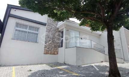 Sala para alugar em ótima localização na cidade de Vinhedo - SP Com 16,14 m² piso em porcelanato, ar-condicionado, interfone banheiro social