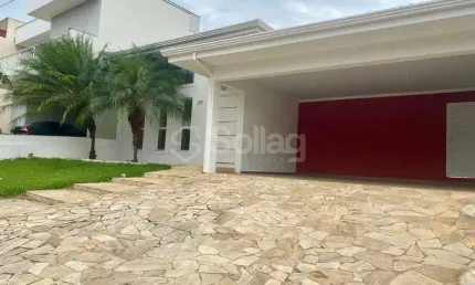 Casa térrea à venda no Condomínio Madre Maria Vilac em Valinhos - interior de São Paulo.