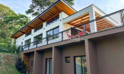 Casa moderna a venda em Vinhedo no Condomínio Santa Fé .