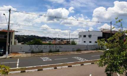 Terreno comercial para venda em Vinhedo, interior de São Paulo.