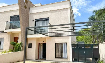 Casa em condomínio fechado à venda na cidade de Valinhos, interior de São Paulo
