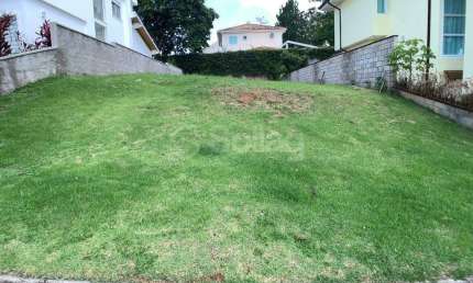 Terreno á venda no condomínio Via Castelli em Louveira, interior de São Paulo.