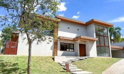 Casa térrea em condomínio para alugar no Condomínio Estancia Marambaia em Vinhedo, São Paulo.